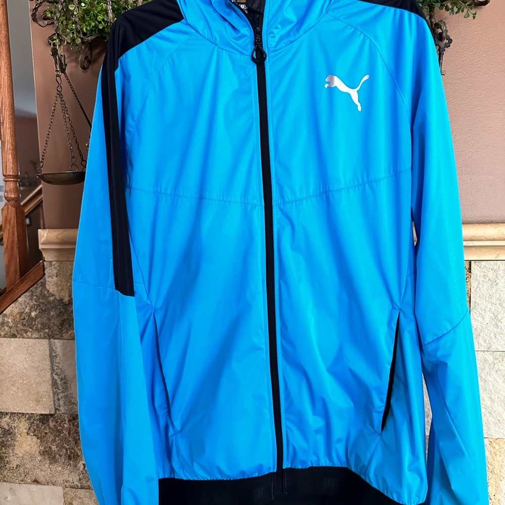 L Puma Windbreaker